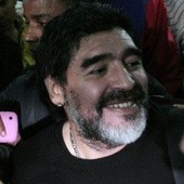 Maradona stawia warunki