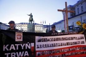 Usuną protestujących pod krzyżem?