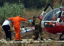 Ewakuacja rannego żołnierza izraelskiego