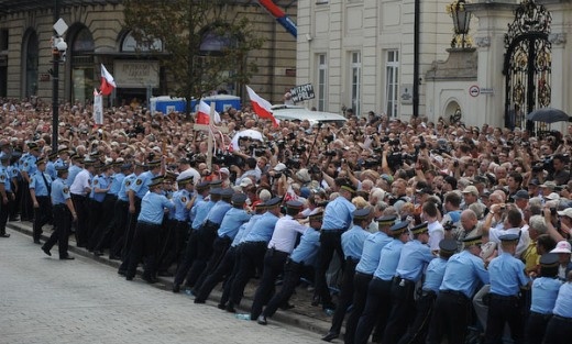 Próba przeniesienia krzyża