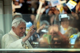 Benedykt XVI przybył do Edynburga