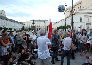 Z granatem pod krzyż