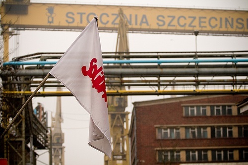 Wiec przed stocznią w Szczecinie 