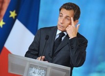 Sarkozy za wydaleniami Romów