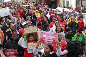 RPA: Setki tysięcy demonstrantów na ulicach miast