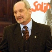 Macierewicz wygrał z TVN