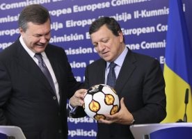 Barroso gratuluje Ukrainie relacji z Rosją