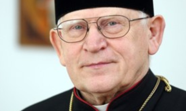 Abp Martyniak o „krzyżu smoleńskim"