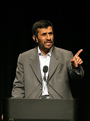 Oburzające oskarżenia Ahmadineżada