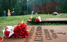 Zanegowano odpowiedzialność Stalina za Katyń