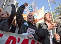 Francja: Ranni wśród protestujących