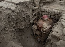 Peru: Grobowiec na szczycie piramidy