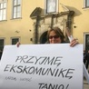 Protesty zwolenników i przeciwników in vitro