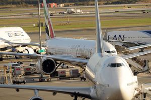 Eskortowany samolot z Dubaju wylądował