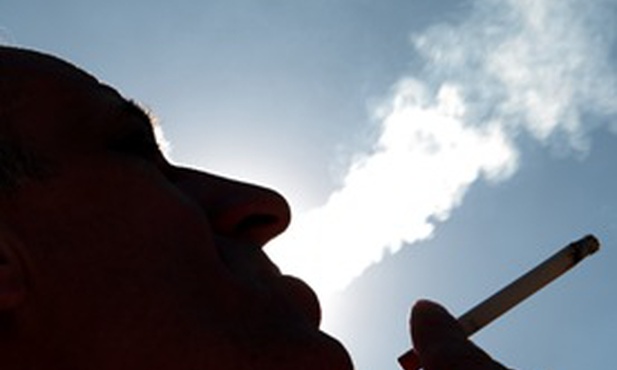 Strażnicy miejscy mogą karać palaczy