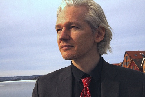 Motywy polityczne za poszukiwaniem Assange'a?