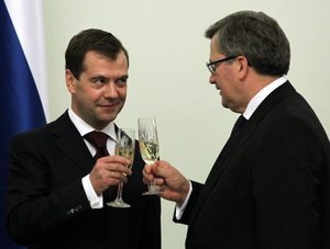 Prasa o wizycie Miedwiediewa w Polsce