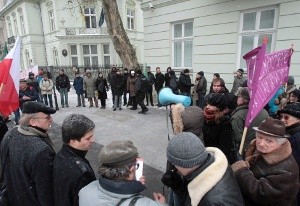 Protest przed ambasadą Litwy
