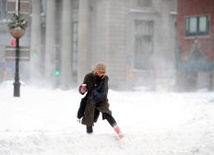 Nowy Jork wydobywa się spod śniegu