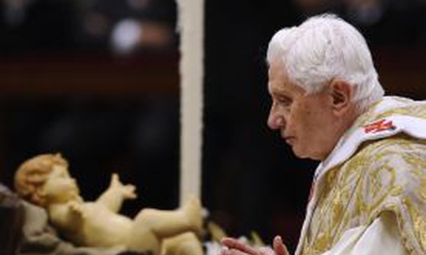 Benedykt XVI ochrzcił dziś 21 niemowląt