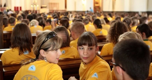 Polacy hojni dla papieskiej fundacji