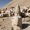 Perskie posągi na górze Nemrut