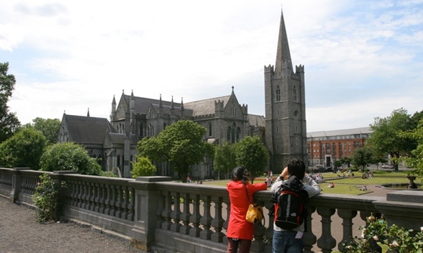 Irlandia wprowadza prawie pełny lockdown