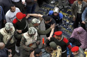 Egipt: Armia rozwiązała parlament