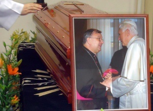 Hołd dla arcybiskupa