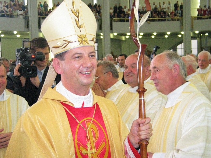 Bp Józef Guzdek