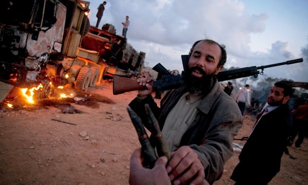 Misrata: Kadafi strzela do tłumu