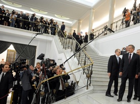 Parlament skrytykowany