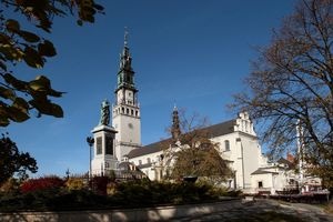 Jasna Góra: Docierają kolejne tysiące pątników