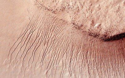Jak wygląda powierzchnia Marsa? 