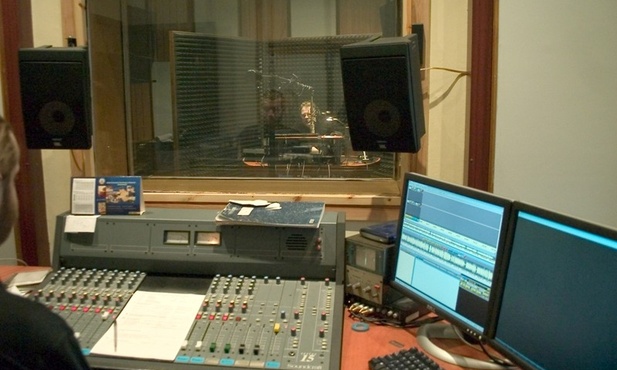 Niemcy: Więzienie za neonazistowskie radio