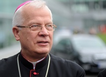 Abp Michalik: jedni nie chcą przeprosić, drudzy nie chcą przebaczyć