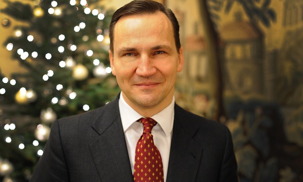 Sikorski: sprawa tablicy to prowokacja