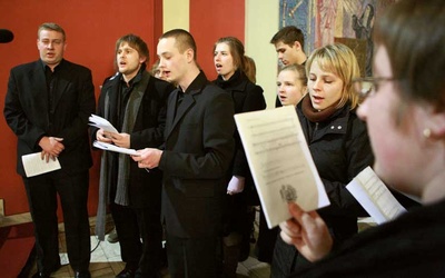 Wielkanocny śpiew w parafii św. Jadwigi w Chorzowie