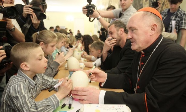 Wielkanocne śniadanie dla dzieci u kard. Nycza