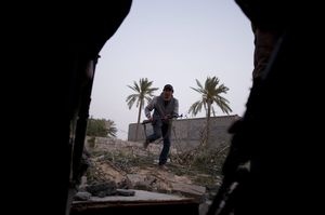 Libia: Rakietami w Misratę