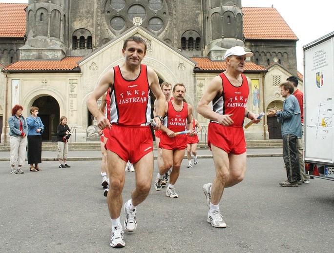 Prawie 1500 km biegiem dla Papieża