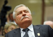 Wałęsa tłumaczy się ze słów o JPII