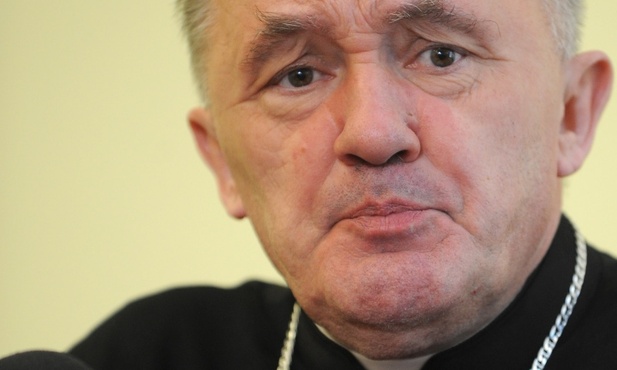 Kard. Nycz obejmuje kościół tytularny