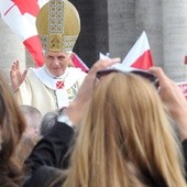 Benedykt XVI w czasie uroczystości beatyfikacyjnych JP2