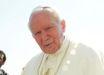 Jan Paweł II mocno obecny w pamięci Polaków