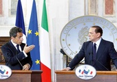 Nicolas Sarkozy upomina Silvio Berlusconiego w czasie szczytu włosko-francuskiego w Palazzo Madama w Rzymie, 26 kwietnia 2011 roku 