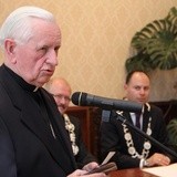 Abp Zimoń honorowym obywatelem Katowic