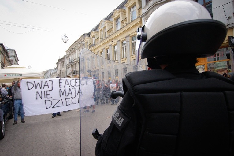 Marsz Równości zakłócony przez narodowców