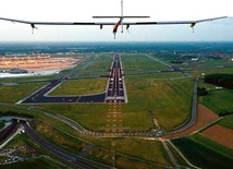 Skrzydła maszyny mają aż 63 metry długości 