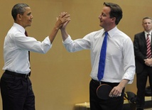 Cameron i Obama: Kadafi musi odejść